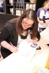 Sara-firmando